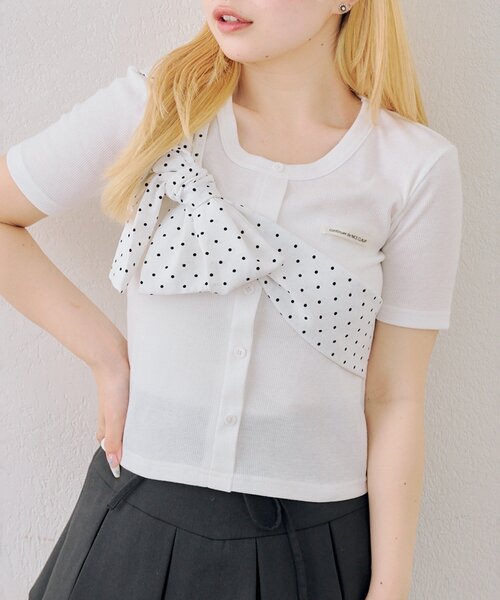continuer de NICE CLAUP(コンティニューデナイスクラップ)の「たすき掛け風、ビッグリボンテレコプルオーバー(Tシャツ/カットソー・レディース・レッド/オフホワイト/ネイビー/ブラック・FREE)」の2枚目の写真