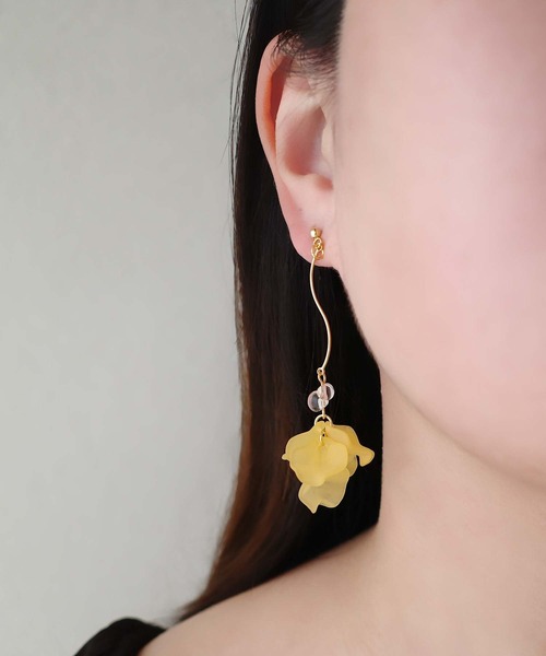 CERCA(チェルカ)の「jolie minette /ゆれる ウェーブ フリル ロングピアス/アレルギー対応(ピアス(両耳用)・レディース・ライトピンク/レモンイエロー/ブルー/パープル/ホワイト/ターメリック/オレンジ・FREE)」の15枚目の写真