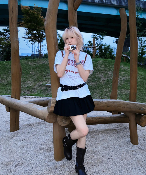 mydeepbluememories(マイディープブルーメモリーズ)の「MM Vintage Crack T-shirt (light melange)(Tシャツ/カットソー・レディース・ライトグレー・1/2)」の2枚目の写真