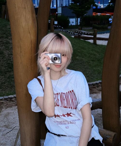 mydeepbluememories(マイディープブルーメモリーズ)の「MM Vintage Crack T-shirt (light melange)(Tシャツ/カットソー・レディース・ライトグレー・1/2)」の13枚目の写真