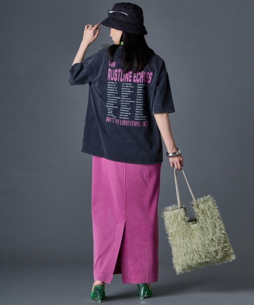 GEVS.（ジェイヴィス）の「綿100％ヴィンテージプリントTシャツ＜大きいサイズ有＞GEVS.（Tシャツ/カットソー・レディース・グレー/スミクロ/チャコール・4L/3L/LL/L/5L/M）」の4枚目の写真