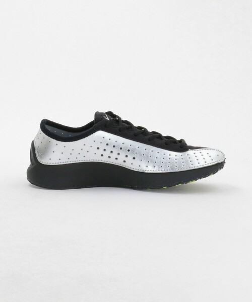 NIKE(ナイキ)の「<NIKE>スーパーフライ スニーカー(スニーカー・レディース・シルバー・24.5cm/25cm/23cm/23.5cm/24cm)」の4枚目の写真