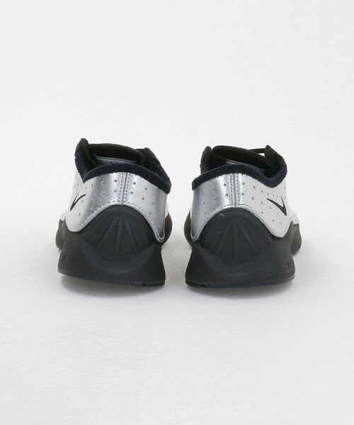 NIKE(ナイキ)の「<NIKE>スーパーフライ スニーカー(スニーカー・レディース・シルバー・24.5cm/25cm/23cm/23.5cm/24cm)」の5枚目の写真