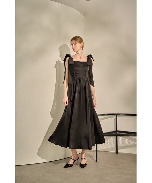 ERADIE(エラディエ)の「Double-Shoulder Ribbon Dress ダブルショルダーリボンドレス(ワンピース・レディース・シャンパン/レッド/ブラック・FREE)」の7枚目の写真