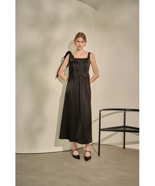 ERADIE(エラディエ)の「Double-Shoulder Ribbon Dress ダブルショルダーリボンドレス(ワンピース・レディース・シャンパン/レッド/ブラック・FREE)」の6枚目の写真