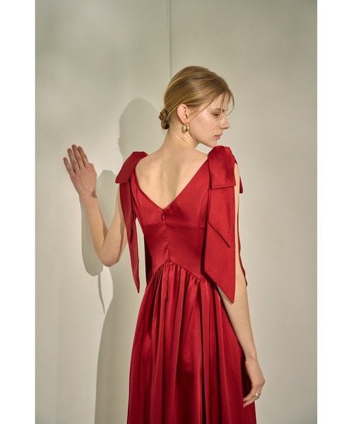 ERADIE(エラディエ)の「Double-Shoulder Ribbon Dress ダブルショルダーリボンドレス(ワンピース・レディース・シャンパン/レッド/ブラック・FREE)」の15枚目の写真