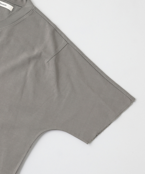 WISM（ウィズム）の「SEVENTH / セブンス KIMONO V TEE（Tシャツ/カットソー・メンズ・ブラック/チャコールグレー・LARGE/MEDIUM）」の5枚目の写真