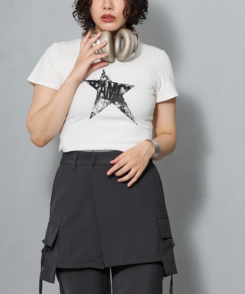aremoi(アレモイ)の「スターグラフィック コンパクトTシャツ(Tシャツ/カットソー・レディース・ホワイト・SMALL/MEDIUM/LARGE)」の10枚目の写真