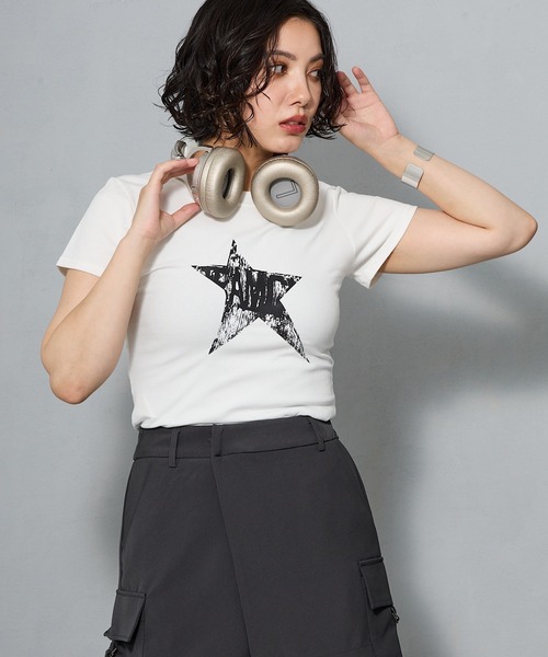 aremoi(アレモイ)の「スターグラフィック コンパクトTシャツ(Tシャツ/カットソー・レディース・ホワイト・SMALL/MEDIUM/LARGE)」の11枚目の写真