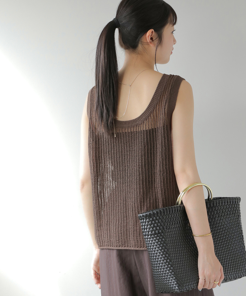 JOURNAL STANDARD relume(ジャーナルスタンダード レリューム)の「2WAYメッシュニットノースリーブ(ニット/セーター・レディース・ブラック/ベージュ/ブラウン・FREE)」の15枚目の写真