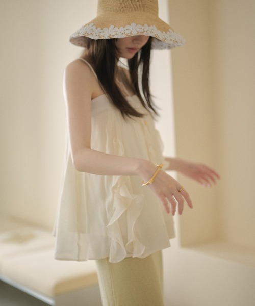 LAULEN（ローレン）の「ruffle design camisole /ラッフルデザインキャミソール（キャミソール・レディース・ベージュ/アイボリー・FREE）」の9枚目の写真