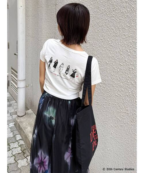 MURUA(ムルーア)の「【プラダを着た悪魔】バックイラストTシャツ(Tシャツ/カットソー・レディース・ホワイト・FREE)」の8枚目の写真