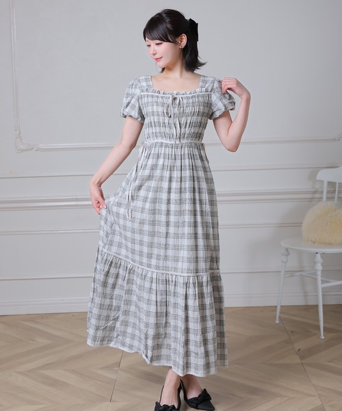 Anely(アネリー)の「スクエアネック チェック柄 パフ袖 ロング ワンピース(ワンピース・レディース・アイボリー/ベージュ/ブラック・FREE)」の2枚目の写真
