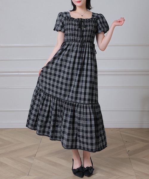 Anely(アネリー)の「スクエアネック チェック柄 パフ袖 ロング ワンピース(ワンピース・レディース・アイボリー/ベージュ/ブラック・FREE)」の11枚目の写真