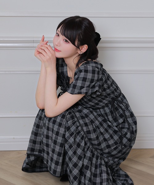 Anely(アネリー)の「スクエアネック チェック柄 パフ袖 ロング ワンピース(ワンピース・レディース・アイボリー/ベージュ/ブラック・FREE)」の12枚目の写真