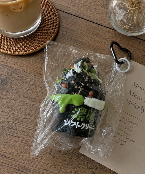 NOLITA LABORATORY(ノリータラボラトリー)の「【 NOLITA / ノリータ 】アイスクリーム スクイーズ バッグチャーム / キーホルダー / フードモチーフ おもしろ雑貨(チャーム・レディース・ピンク/ブラック/ホワイト・FREE)」の2枚目の写真