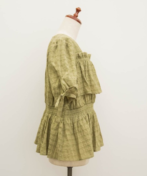 CLETTE(クレット)の「CLETTEオリジナル袖リボンチェックペプラムブラウス(シャツ/ブラウス・レディース・アイボリー/グリーン/チャコールグレー・4L/3L/LL)」の6枚目の写真