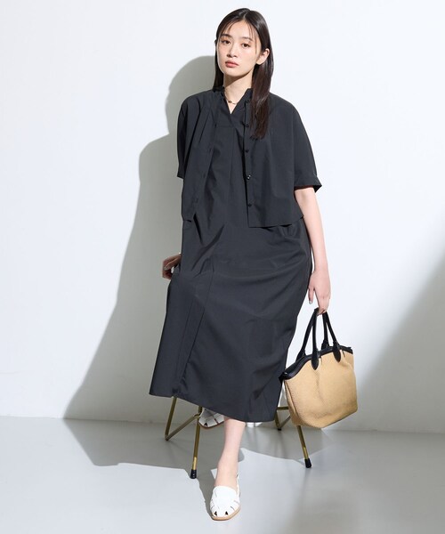 INDIVI（インディヴィ）の「【撥水／UVカット】タックデザインブラウス（シャツ/ブラウス・レディース・ダークブラウン/ブラック・05/13/15 /38/34/19）」の16枚目の写真