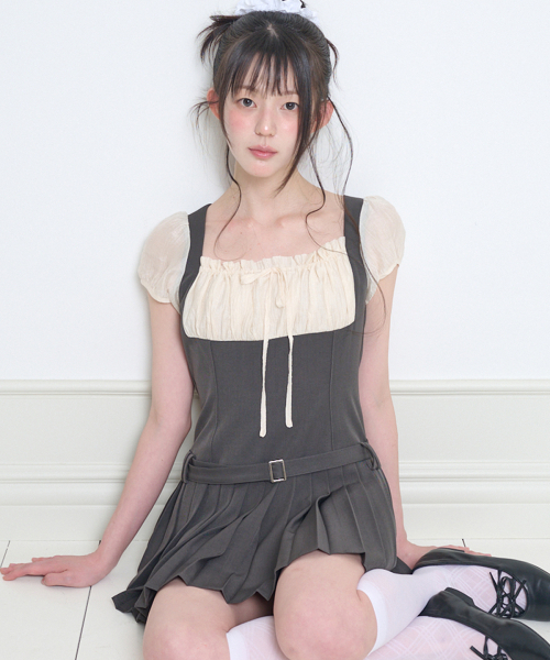 ILLIGO(イリゴ)の「プレピリボンプリーツ半袖ワンピースチャコール(ワンピース・レディース・その他・SMALL/MEDIUM)」の2枚目の写真