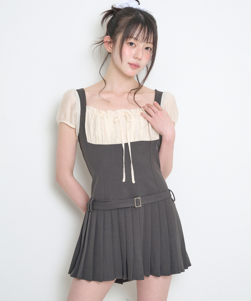 ILLIGO(イリゴ)の「プレピリボンプリーツ半袖ワンピースチャコール(ワンピース・レディース・その他・SMALL/MEDIUM)」の4枚目の写真
