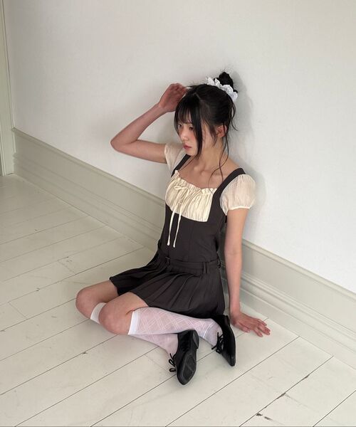 ILLIGO(イリゴ)の「プレピリボンプリーツ半袖ワンピースチャコール(ワンピース・レディース・その他・SMALL/MEDIUM)」の10枚目の写真