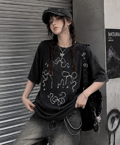 AVYL(アヴィル)の「ピグメントリボン刺繍アソートプリント半袖Tシャツ(Tシャツ/カットソー・レディース・ブラック・M)」の8枚目の写真