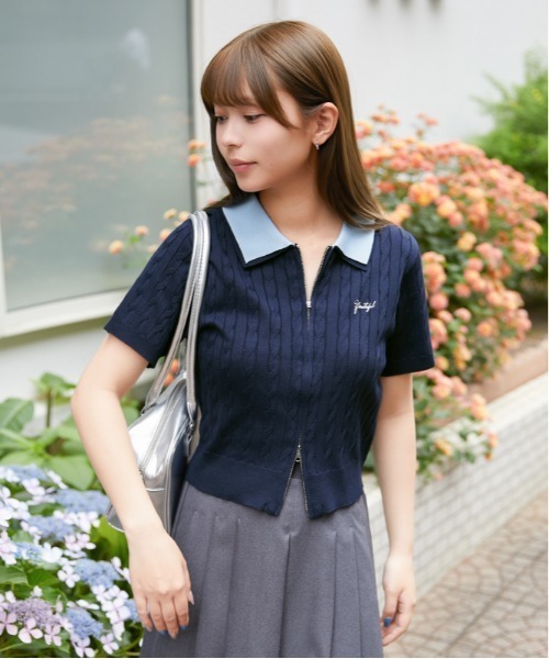 GORGE(ゴージ)の「《配色ポロ襟》ニット・セーター/プレッピー/春夏秋/全3色(ニット/セーター・レディース・オフホワイト/ネイビー/杢グレー・F)」の3枚目の写真
