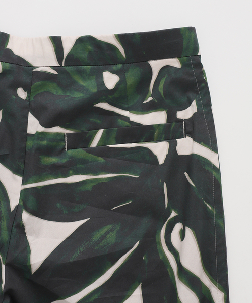VERMEIL par iena(ヴェルメイユパーイエナ)の「Leaf print パンツ(その他パンツ・レディース・アイボリー・40/38/36)」の15枚目の写真