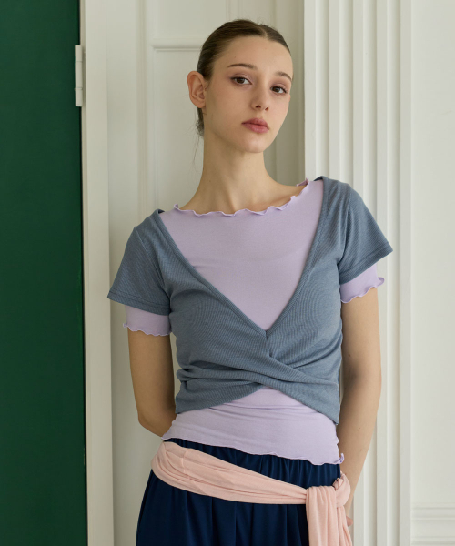 DEVIWEAR(デヴィウェア)の「リリースツイストショートスリーブ DEVI-T0158-ブルー(Tシャツ/カットソー・レディース・ブルー・MEDIUM/SMALL)」の2枚目の写真