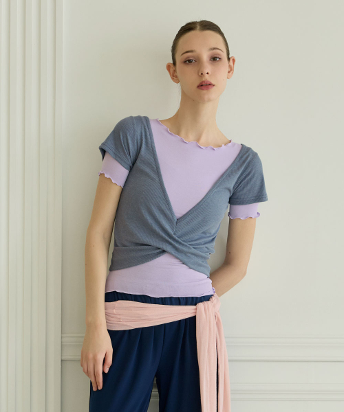 DEVIWEAR(デヴィウェア)の「リリースツイストショートスリーブ DEVI-T0158-ブルー(Tシャツ/カットソー・レディース・ブルー・MEDIUM/SMALL)」の4枚目の写真