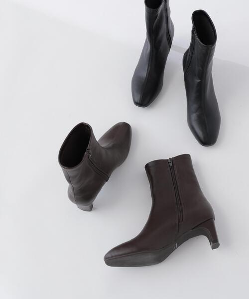 NATURAL BEAUTY BASIC(ナチュラルビューティーベーシック)の「ストレッチショートブーツ(ブーツ・レディース・ダークブラウン/ブラック・X-SMALL/LARGE/MEDIUM/SMALL)」の2枚目の写真