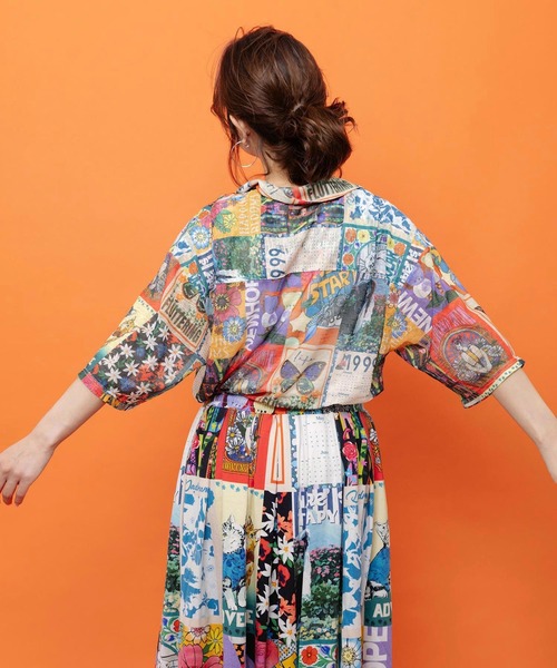 ScoLar(スカラー)の「ScoLar(スカラー) ポスターコラージュ柄or花ネコ柄シャツ(シャツ/ブラウス・レディース・ブラック/アイボリー・MEDIUM)」の6枚目の写真