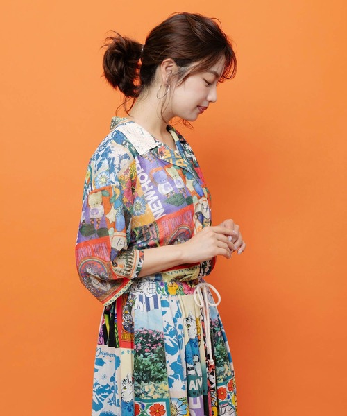 ScoLar(スカラー)の「ScoLar(スカラー) ポスターコラージュ柄or花ネコ柄シャツ(シャツ/ブラウス・レディース・ブラック/アイボリー・MEDIUM)」の7枚目の写真
