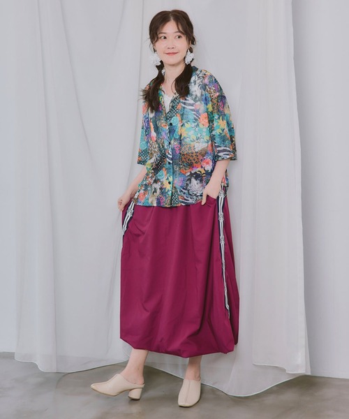 ScoLar(スカラー)の「ScoLar(スカラー) ポスターコラージュ柄or花ネコ柄シャツ(シャツ/ブラウス・レディース・ブラック/アイボリー・MEDIUM)」の11枚目の写真