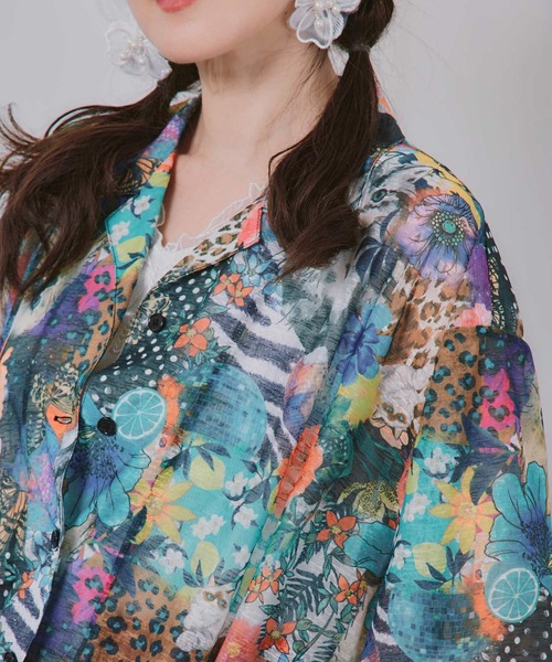 ScoLar(スカラー)の「ScoLar(スカラー) ポスターコラージュ柄or花ネコ柄シャツ(シャツ/ブラウス・レディース・ブラック/アイボリー・MEDIUM)」の14枚目の写真
