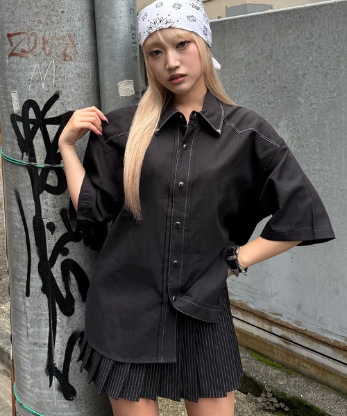 Figments(フィグメンツ)の「ステッチメタルボタンシャツ(シャツ/ブラウス・レディース・ブラック・LARGE/MEDIUM)」の2枚目の写真