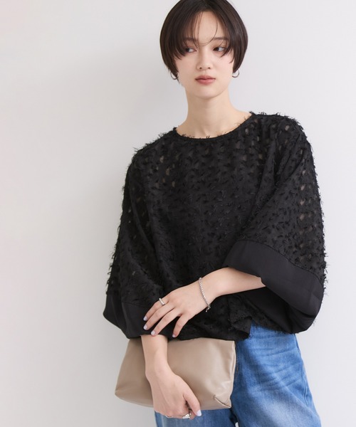 le cercle ADAM ET ROPE'(ルセルクルアダムエロペ)の「袖切り替えジャガードブラウス(シャツ/ブラウス・レディース・オフホワイト/パープル/ブラック・FREE)」の2枚目の写真