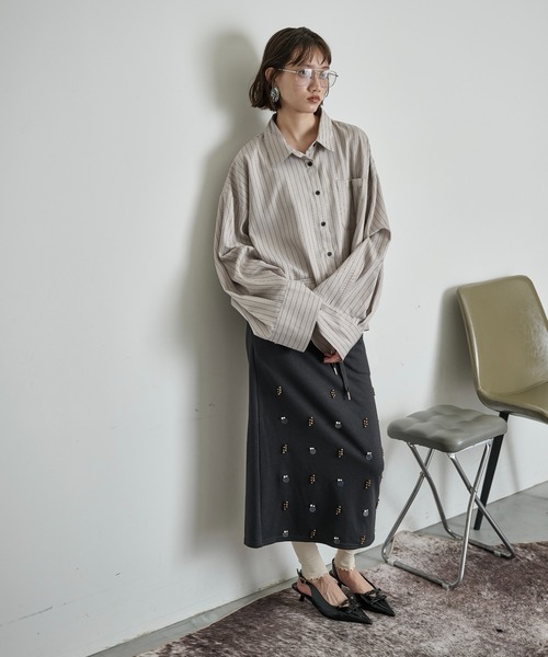 THE YOn（ザヨン）の「ビジュー刺繍スウェットナロースカート（スカート・レディース・ピンク/グレー/チャコールグレー・FREE）」の14枚目の写真