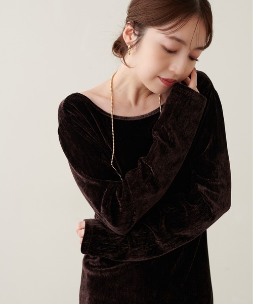 natural couture（ナチュラルクチュール）の「【ZOZO限定】ベロアバックオープンワンピース（ワンピース・レディース・ブラック/ベージュ/ブラウン・FREE）」の5枚目の写真