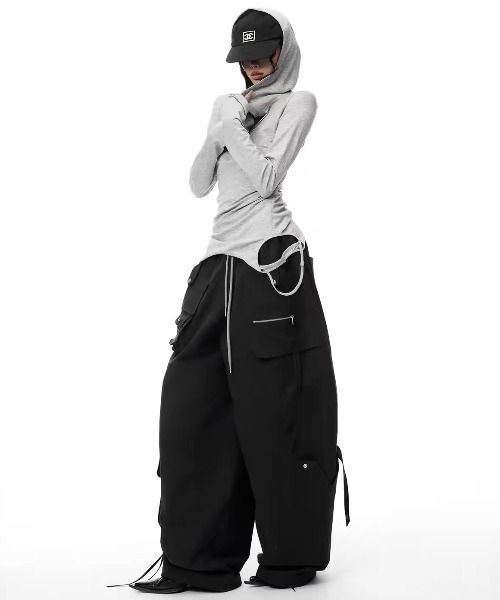 SHERU(シェル)の「フードダメージサイドカット紐付きフード細身ロングスリーブトップス(Tシャツ/カットソー・レディース・グレー/ホワイト・M)」の5枚目の写真