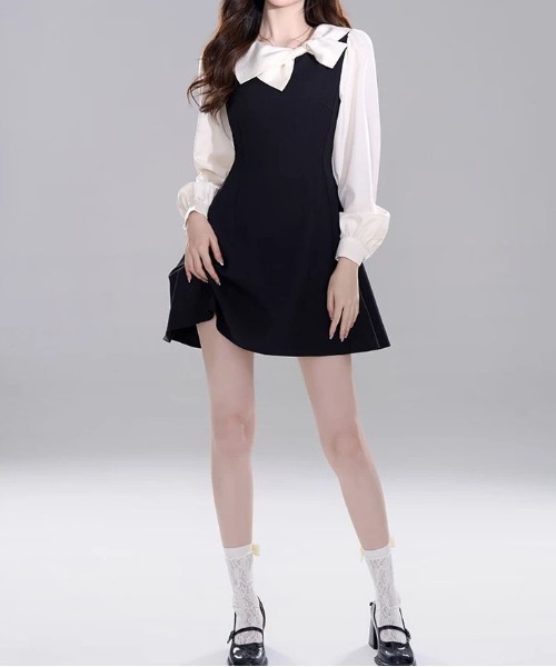 &soiree(アンドソワレ)の「リボンカラー配色ドッキングワンピース(ワンピース・レディース・ブラック・SMALL/MEDIUM/LARGE/X-LARGE)」の1枚目の写真