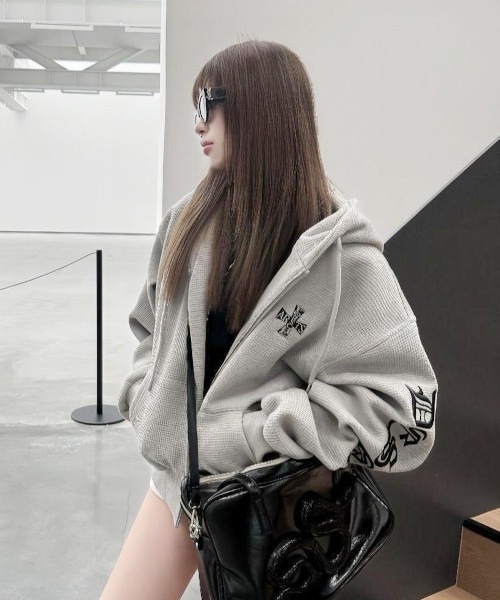 MASHIRO（マシロ）の「【MASHIRO】Y2Kポイント刺繍ワッフルジップフーディービッグパーカー(MA/EK173)（パーカー・メンズ・グレー・FREE）」の10枚目の写真