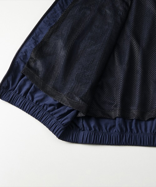 Ol' Basics(オールベーシックス)の「Ol' Basics(オール・ベーシックス) セットアップ対応 トラックジャケット U.S.ARMY ロゴプリント コットンライクナイロン 裏メッシュ トレーニングジャケット ナイロンジャケット ウインドブレーカー ライトアウター アメカジ ミリタリー メンズ レディース ユニセックス(ナイロンジャケット・メンズ・ネイビー/ブラック・L/XL/S/M)」の8枚目の写真
