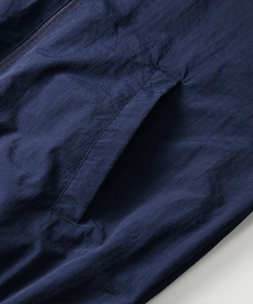 Ol' Basics(オールベーシックス)の「Ol' Basics(オール・ベーシックス) セットアップ対応 トラックジャケット U.S.ARMY ロゴプリント コットンライクナイロン 裏メッシュ トレーニングジャケット ナイロンジャケット ウインドブレーカー ライトアウター アメカジ ミリタリー メンズ レディース ユニセックス(ナイロンジャケット・メンズ・ネイビー/ブラック・L/XL/S/M)」の6枚目の写真