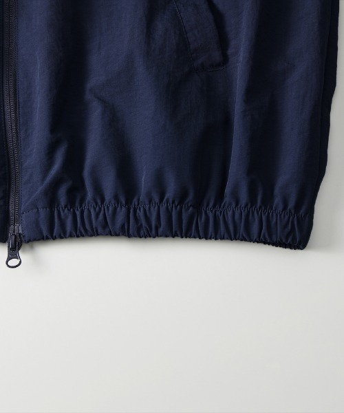 Ol' Basics(オールベーシックス)の「Ol' Basics(オール・ベーシックス) セットアップ対応 トラックジャケット U.S.ARMY ロゴプリント コットンライクナイロン 裏メッシュ トレーニングジャケット ナイロンジャケット ウインドブレーカー ライトアウター アメカジ ミリタリー メンズ レディース ユニセックス(ナイロンジャケット・メンズ・ネイビー/ブラック・L/XL/S/M)」の7枚目の写真