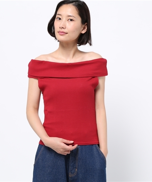 REDYAZEL(レディアゼル)の「カットリブオフショルトップス(Tシャツ/カットソー・レディース・ベージュ/レッド/ブラック/オフホワイト・FREE)」の4枚目の写真