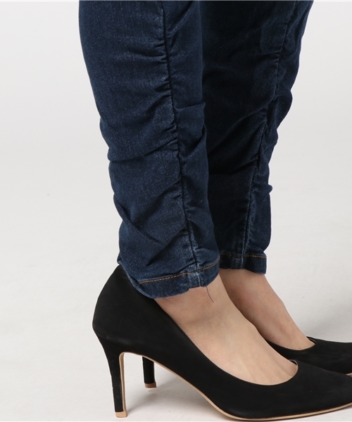 Fashion Letter（ファッションレター）の「ウエストゴム美脚デニムパンツ（大きいサイズ）（デニムパンツ・レディース・ネイビー/ブルー・M/LL/L/3L/4L）」の4枚目の写真