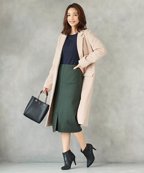 Pierrot（ピエロ）の「ウールタッチロング チェスターコート（ダウンジャケット/コート・レディース・オフホワイト/ブラック/グレー/キャメル/ラベンダー/チェック/ブルー系その他/ライトベージュ・L/M）」の4枚目の写真