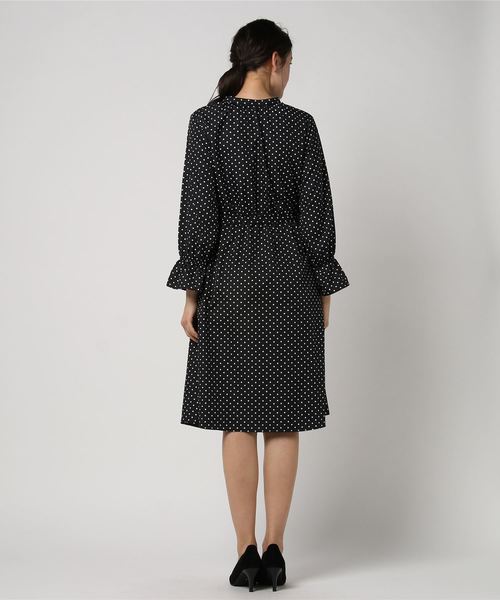 ikka（イッカ）の「ドット2WAYワンピース（ワンピース・レディース・グレー/ブラック・MEDIUM/LARGE）」の6枚目の写真