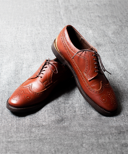 NANO universe(ナノユニバース)の「CAMINANDO(カミナンド)/ 別注WING TIP(ドレスシューズ・メンズ・ブラック/ブラウン・7/8/9)」の1枚目の写真